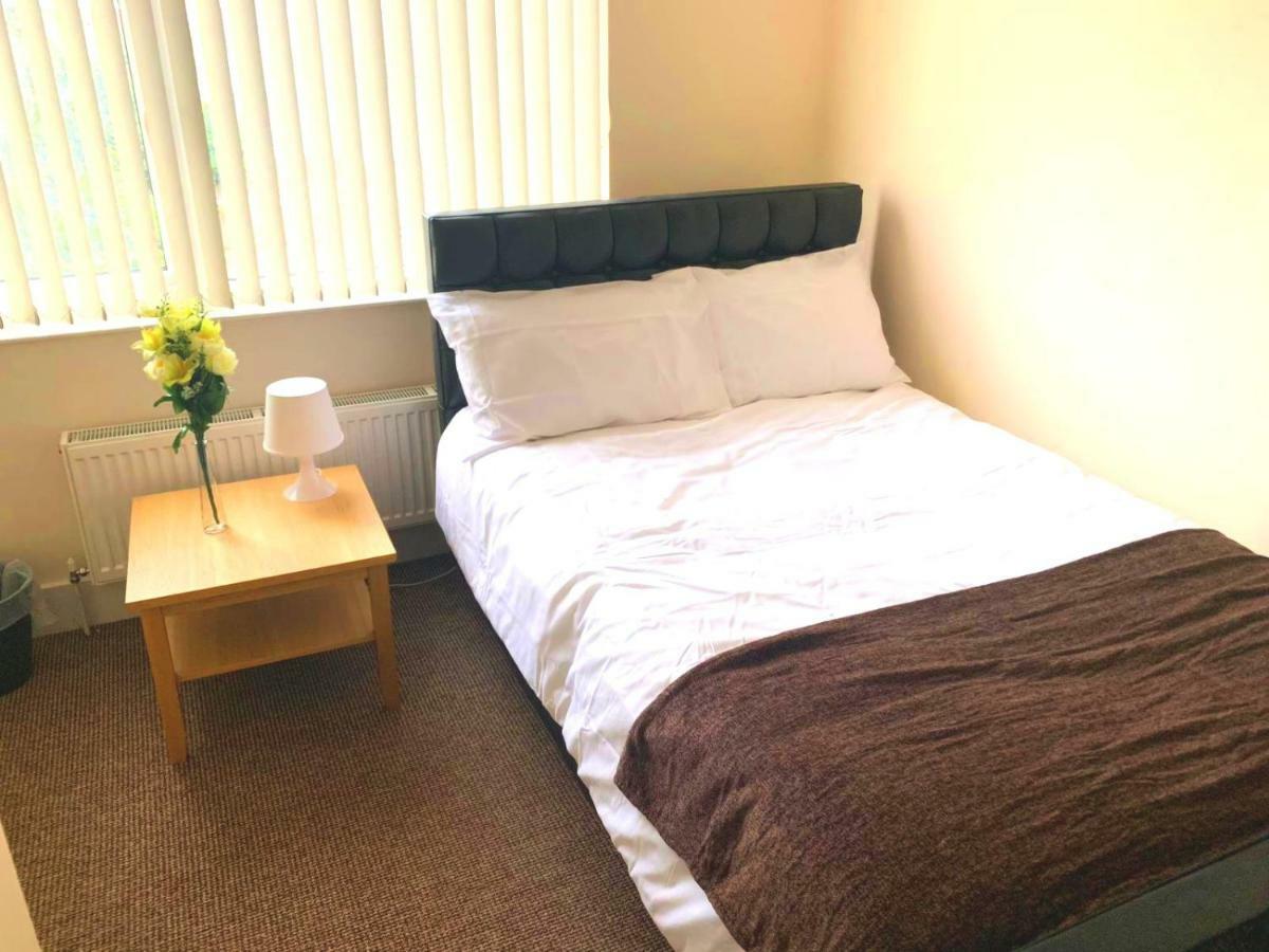 Serviced Accommodations ลูตัน ภายนอก รูปภาพ